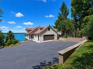313 Waters Edge (Fire Lane-9B), Auburn, NY 13021