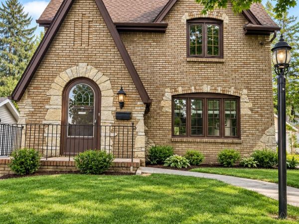 623 Robert Avenue , Rockford, IL 61107