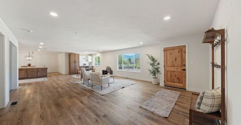829 Lyell Way, Gardnerville, NV 89460 Photo