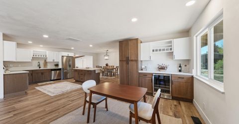 829 Lyell Way, Gardnerville, NV 89460 Photo