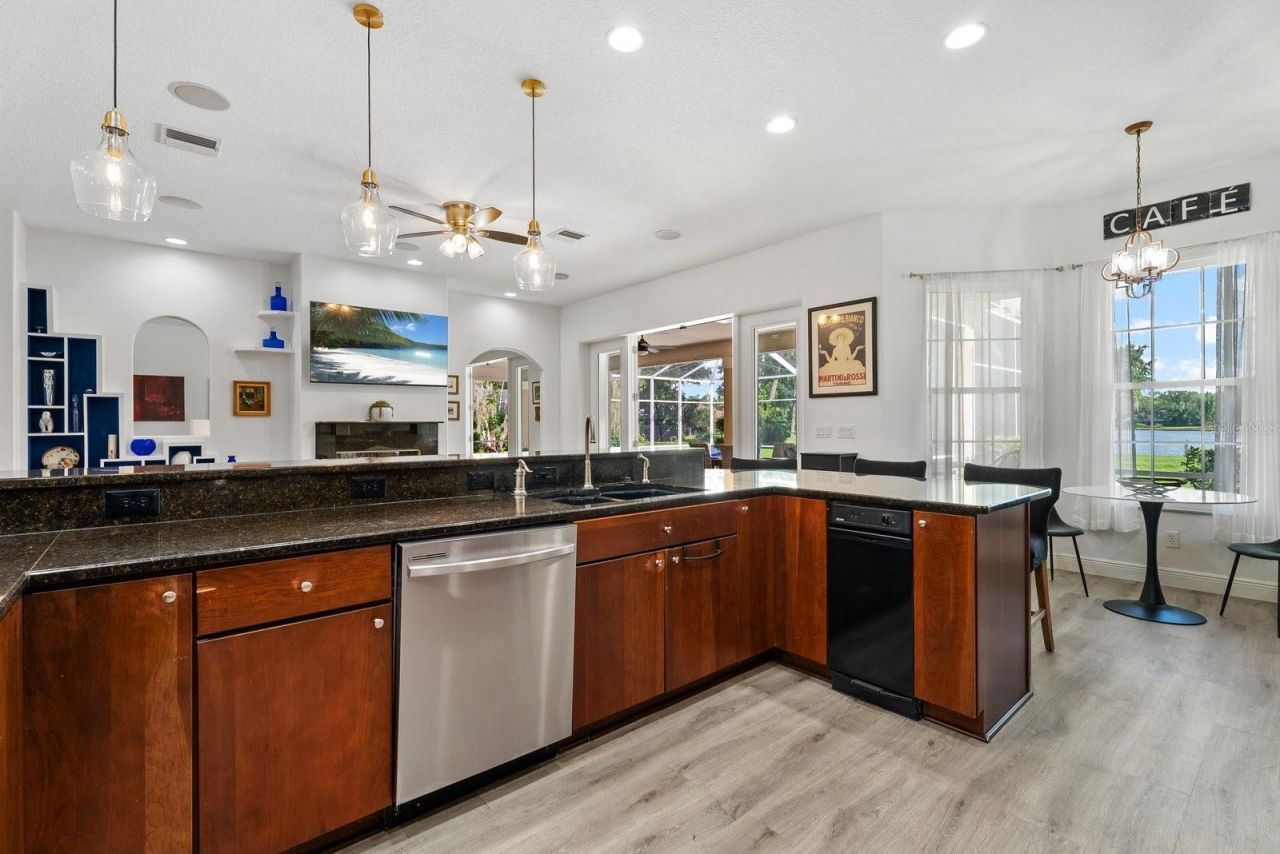 7303 Weeping Willow Drive, Sarasota, FL 34241 Photo