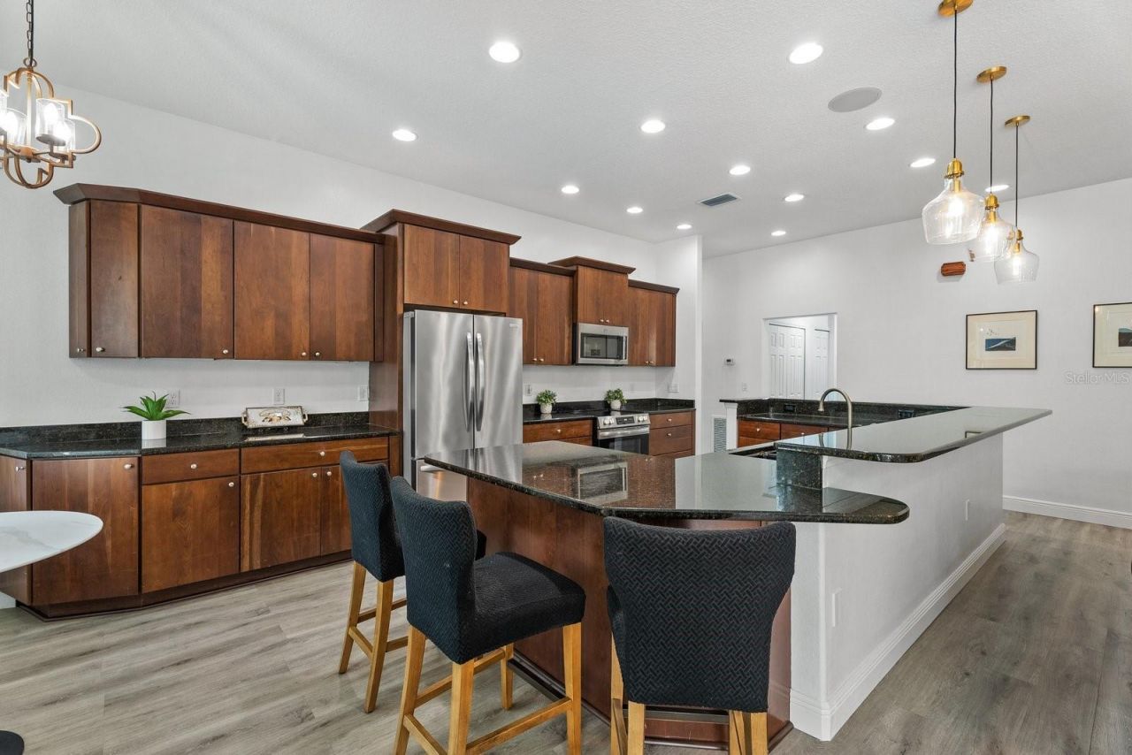 7303 Weeping Willow Drive, Sarasota, FL 34241 Photo