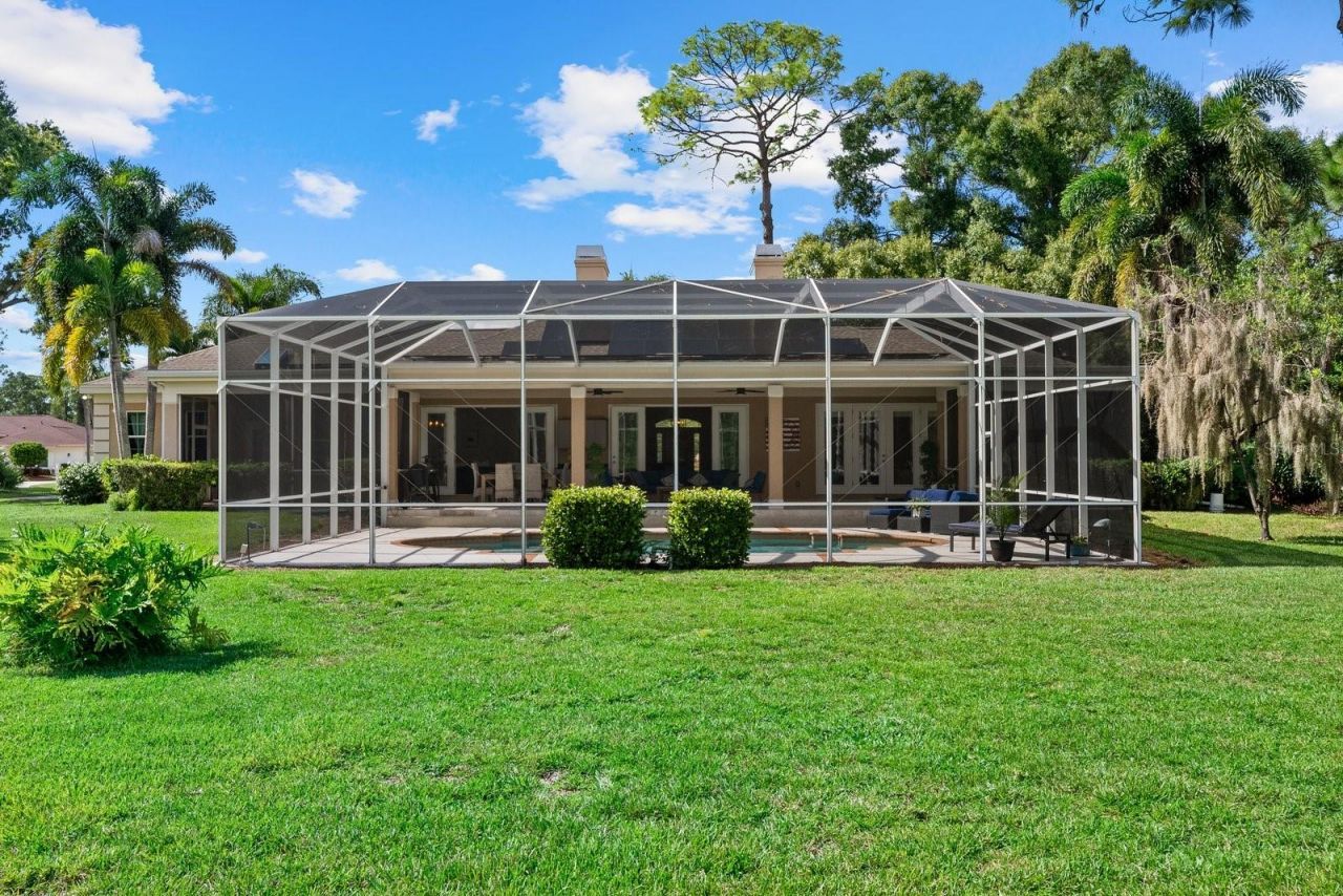7303 Weeping Willow Drive, Sarasota, FL 34241 Photo