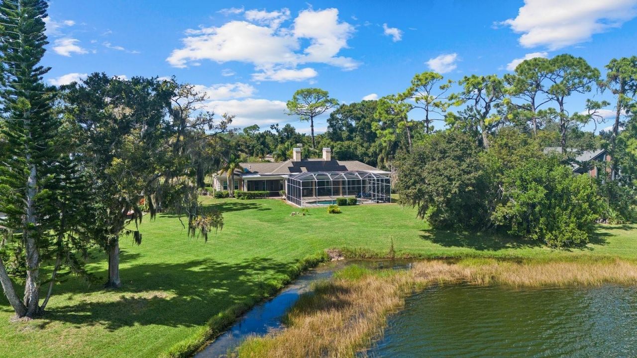 7303 Weeping Willow Drive, Sarasota, FL 34241 Photo