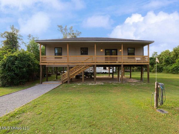 105 Baker Street, Waveland, MS 39576