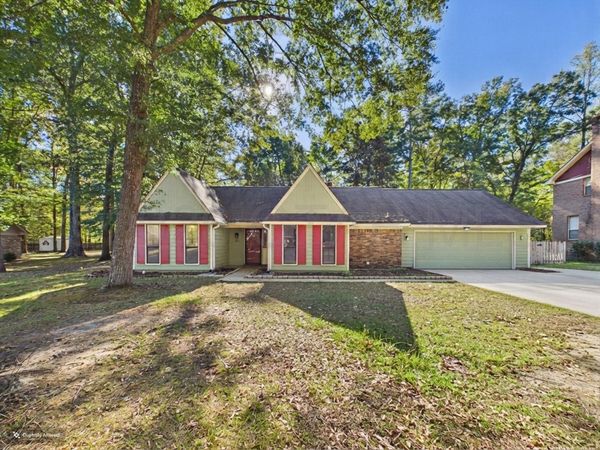 181 Scarlet Drive, Columbus, MS 39705
