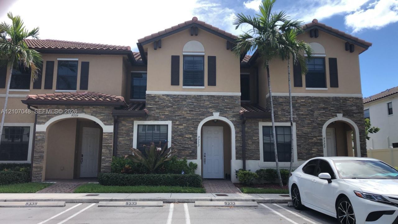 9333 W 33rd Lane , Unit 9333, Hialeah Gardens, FL 33018 Photo