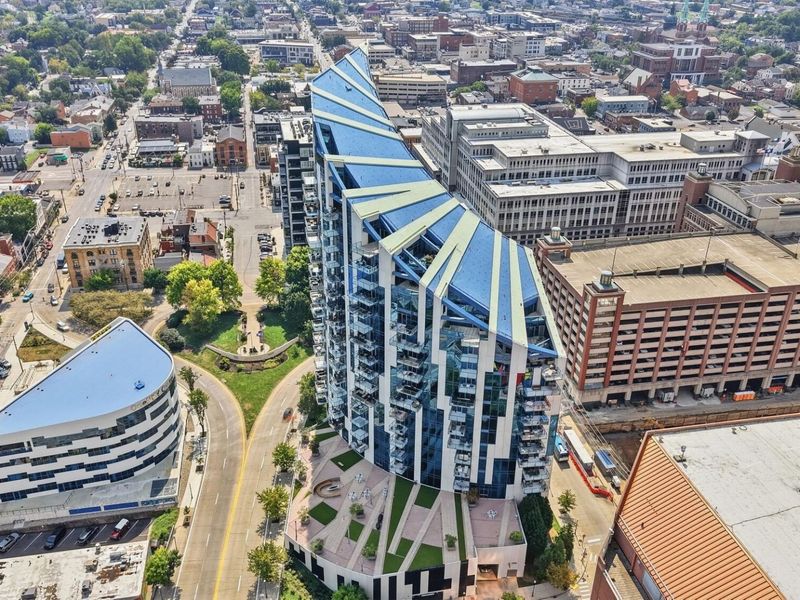1 Roebling Way, Unit 901, Covington, KY 41011 Photo 2