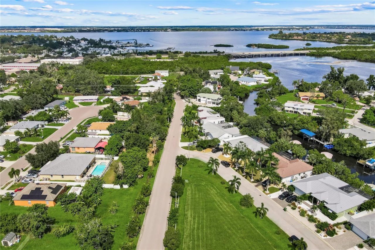 715 Oak Street, Bradenton, FL 34208 Photo