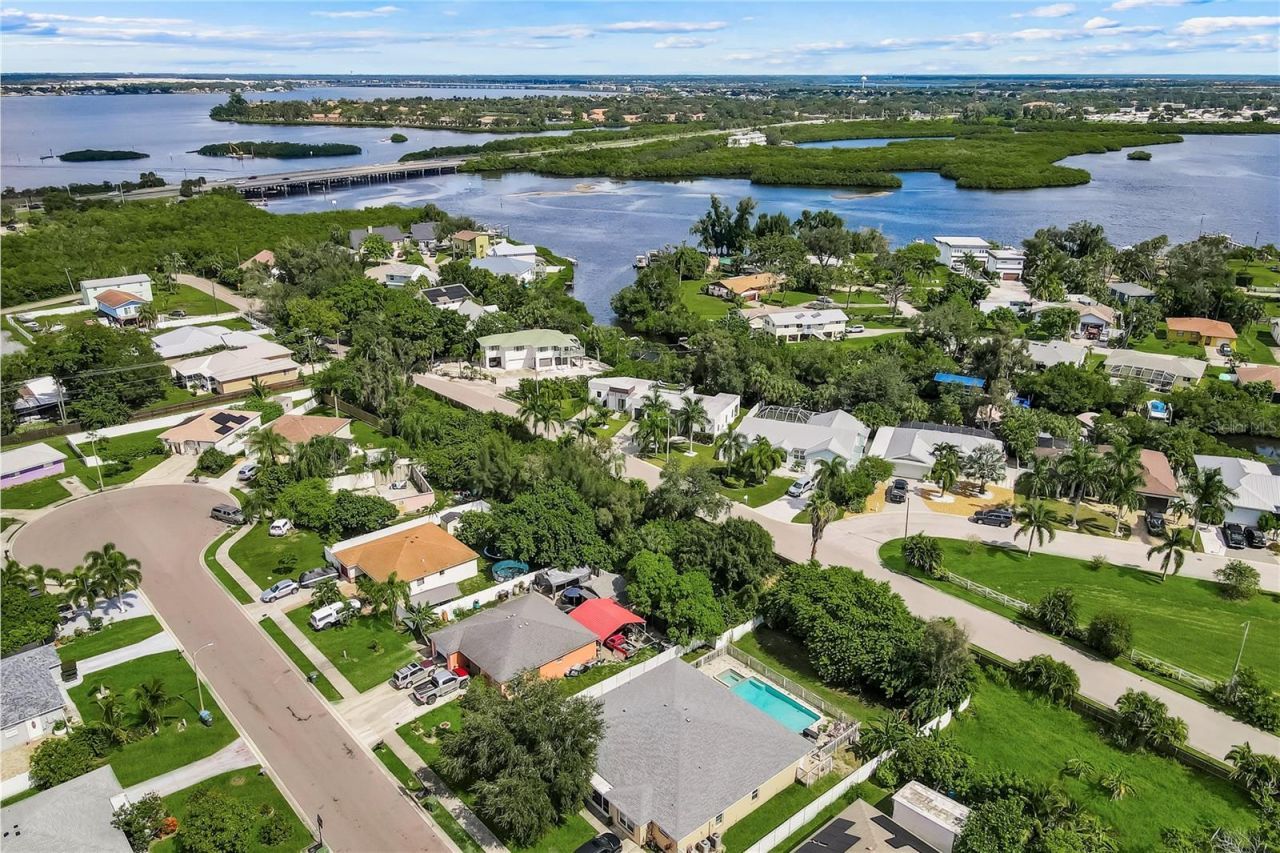 715 Oak Street, Bradenton, FL 34208 Photo
