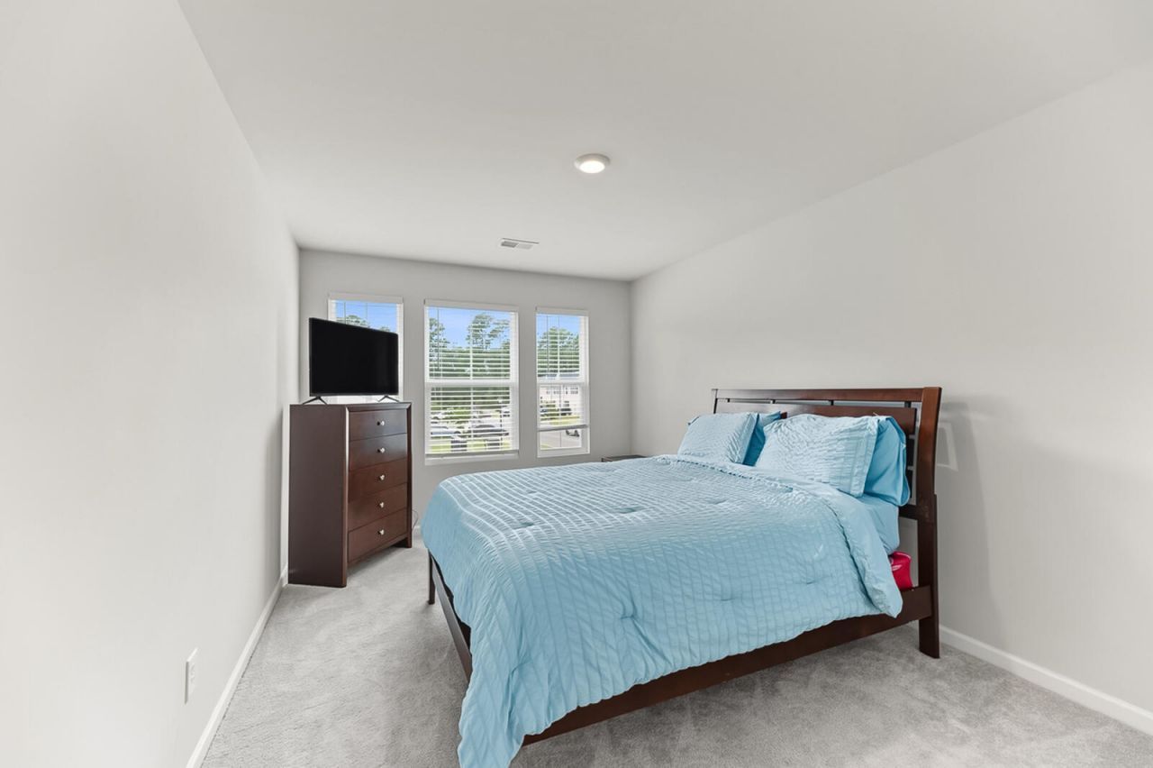 8062 Reagan Way Photo 16