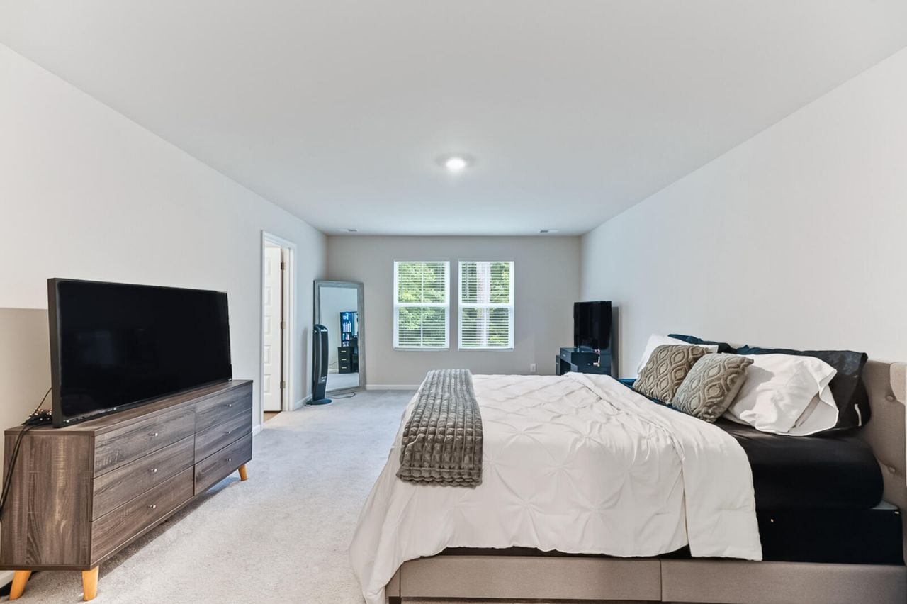 8062 Reagan Way Photo 18