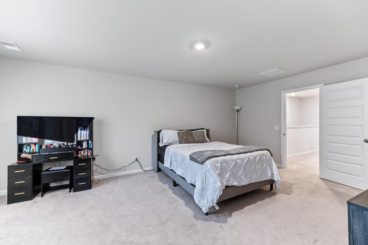 8062 Reagan Way Photo 20