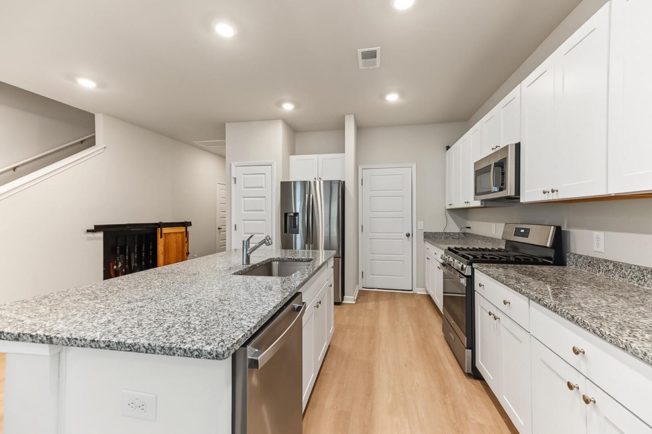 8062 Reagan Way Photo 8
