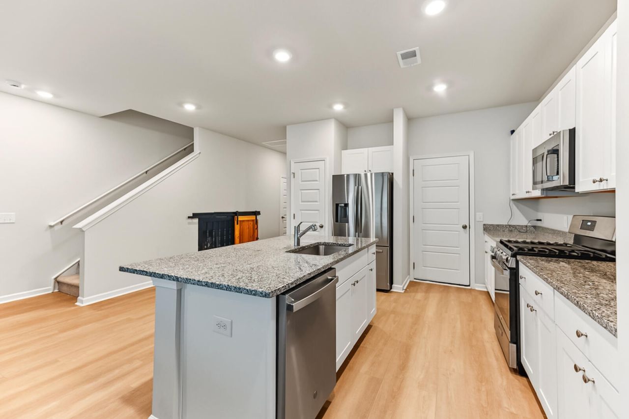 8062 Reagan Way Photo 9