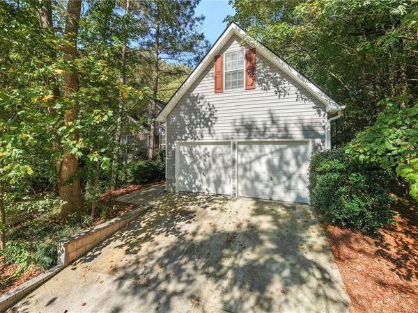 2072 Amberly Crossing Lane , Dacula, GA 30019