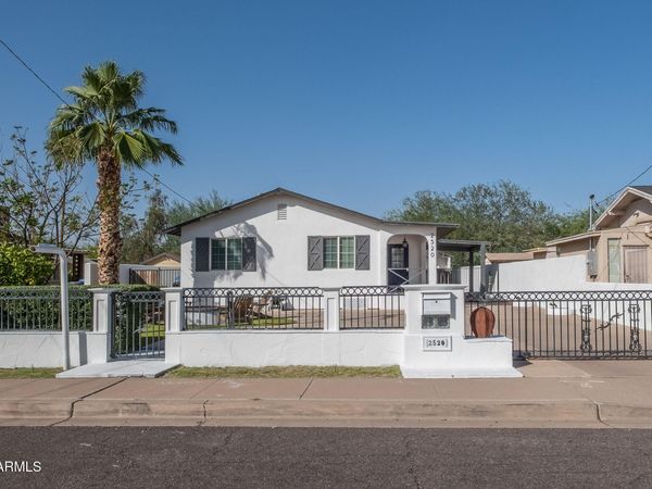 2520 N 15TH Street, Phoenix, AZ 85006