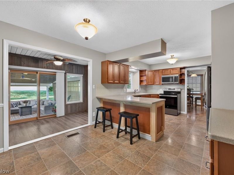 2180 N Revere Road, Akron, OH 44333 Photo 15