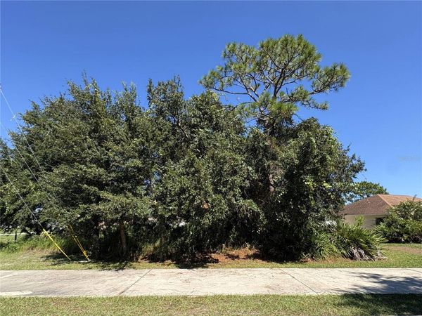 539 EAGLE COURT , Unit Lot 23, POINCIANA, FL 34759