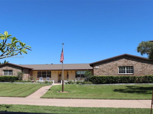 18901 SW 63rd St , Southwest Ranches, FL 33332