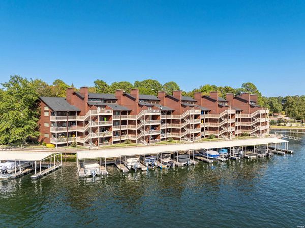 142 LAKE HAMILTON Drive, Unit 207, Hot Springs, AR