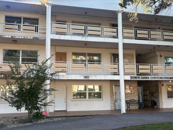 911 WASHINGTON AVENUE , Unit 311, LARGO, FL 33770