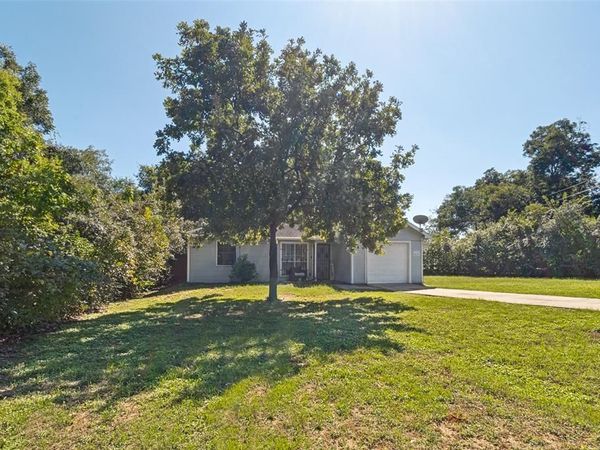 4528 Yancy Street, Dallas, TX 75216