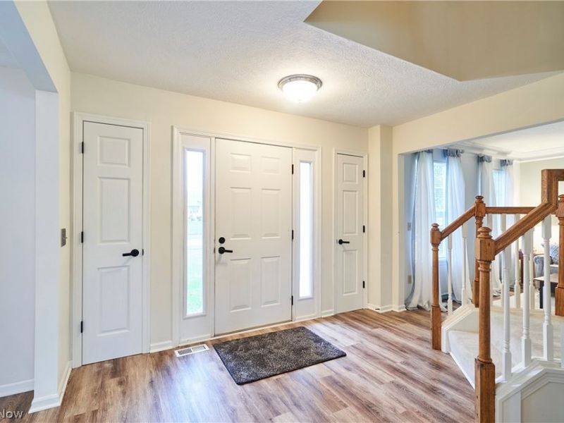 5714 Emerald Lakes Drive, Medina, OH 44256 Photo 2