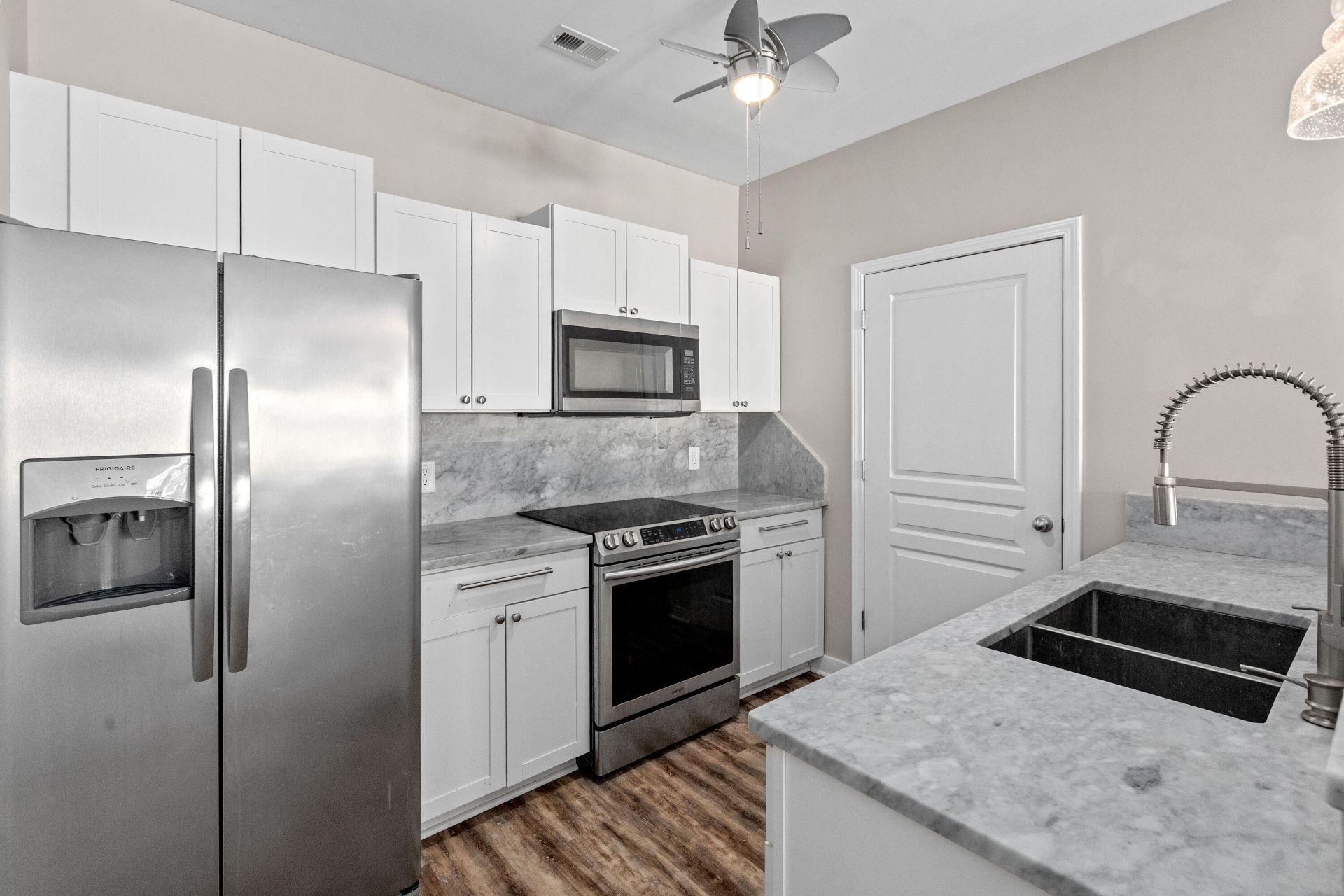 100 Bucksley Lane Photo 12