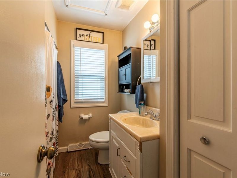 525 Waverly Road, Eastlake, OH 44095 Photo 8