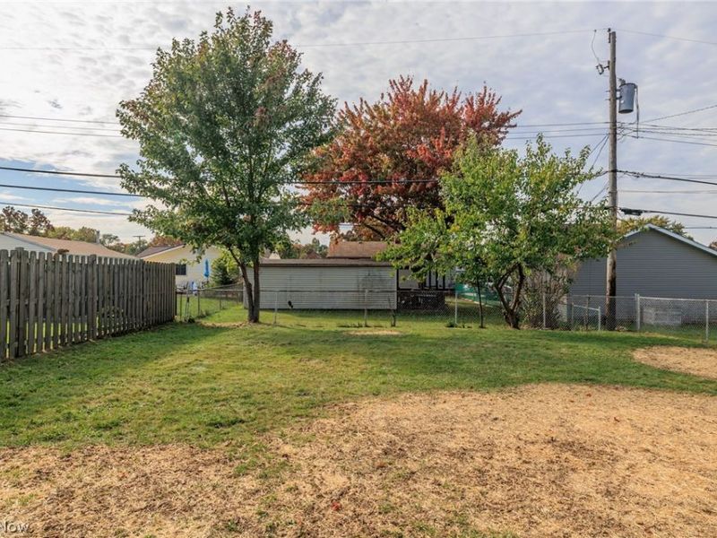 6498 Stonecrest Drive, Brook Park, OH 44142 Photo 27