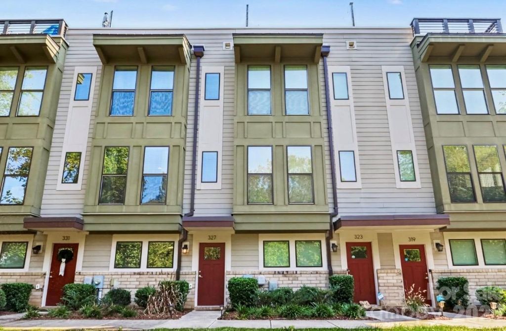 327 Uptown West Drive, Charlotte, NC 28208 Main Photo