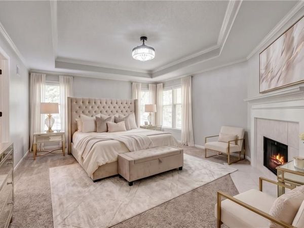 5444 W 129th Terrace, Leawood, KS 66209