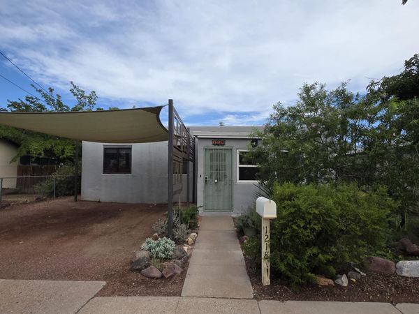 1218 11th Street NW, Albuquerque, NM 87104