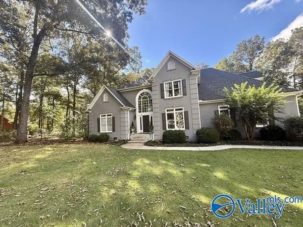 404 Ferncrest Street, Hartselle, AL 35640