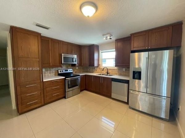 18233 Oleta Dr , Unit 18233, North Miami Beach, FL 33160