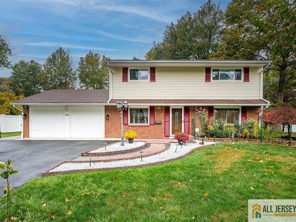 30 Bedford Road , Kendall Park, NJ 08824
