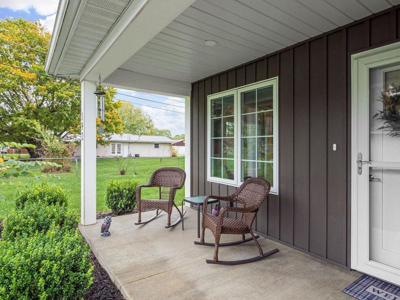 192 Meadow Drive NE, Newark, OH 43055 Photo 4