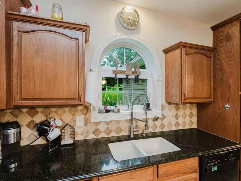 1481 Autumnwoods Drive, Fremont, OH 43420 Photo 15