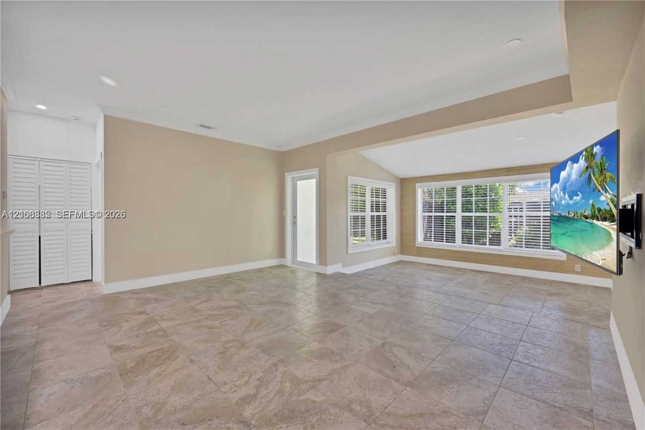818 NE 3rd St, Hallandale Beach, FL 33009 Photo
