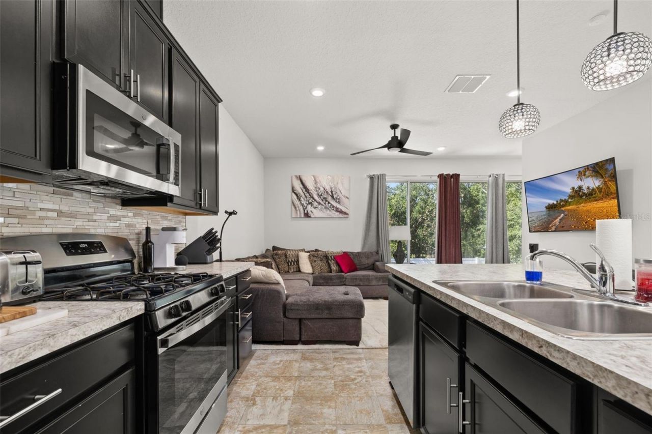 5240 Meadow Song Drive , Okahumpka, FL 34762 Photo