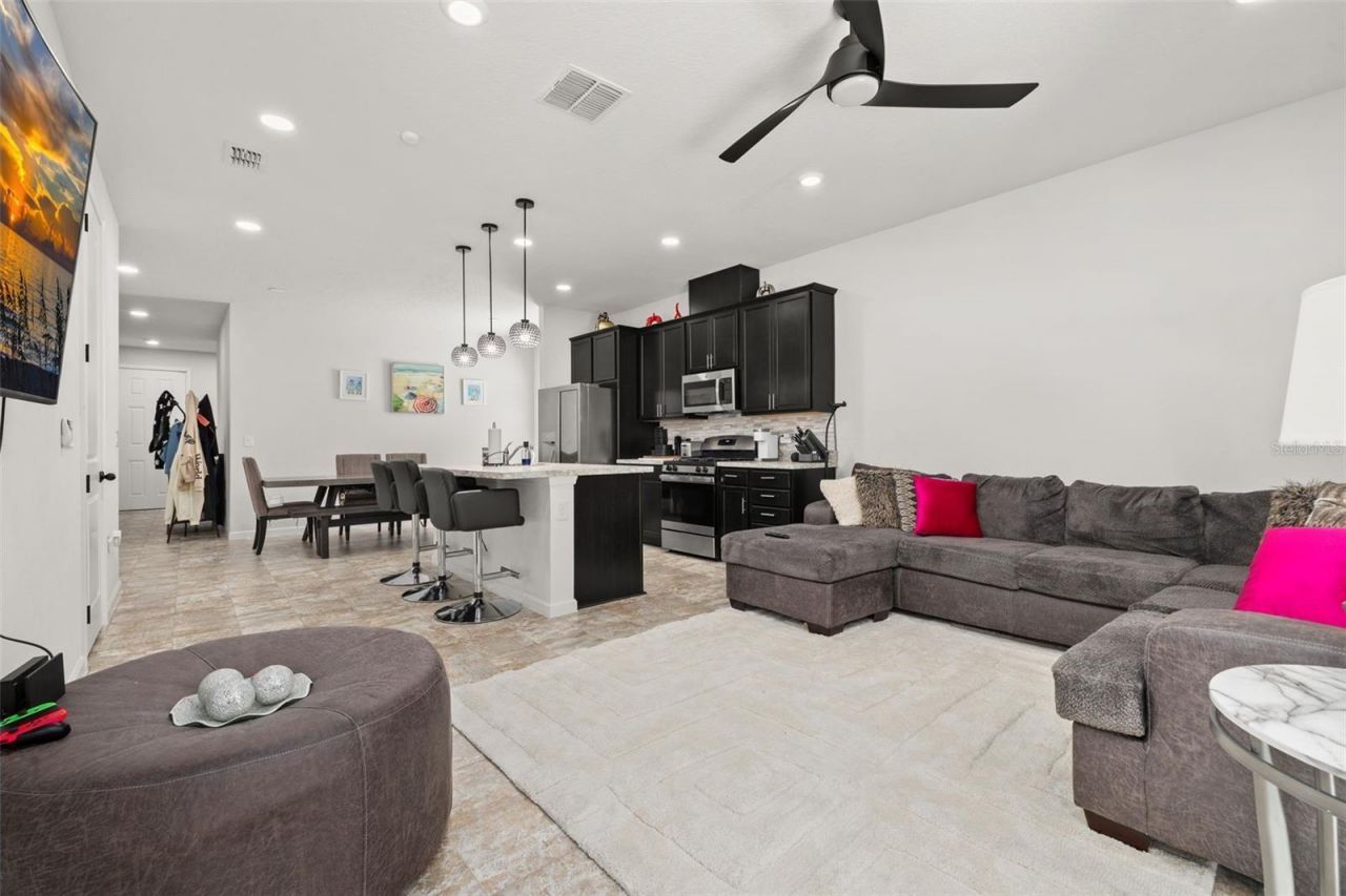 5240 Meadow Song Drive , Okahumpka, FL 34762 Photo