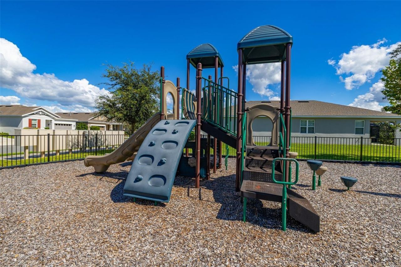 5240 Meadow Song Drive , Okahumpka, FL 34762 Photo
