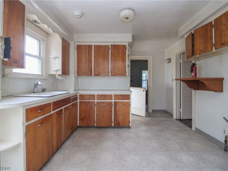 3910 Mahoning Avenue, Youngstown, OH 44515 Photo 8