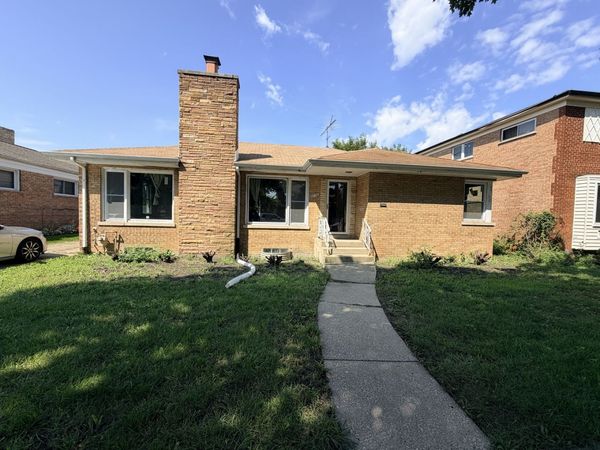 9716 S Prairie Avenue, Chicago, IL 60628