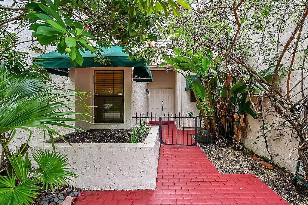 6130 Via Tierra Drive, Boca Raton, FL 33433 Photo