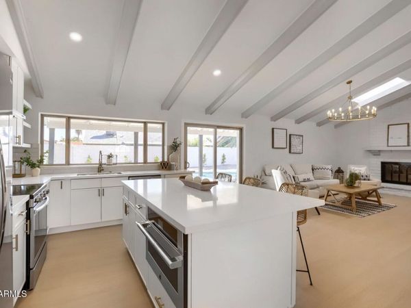 3203 N WOODBURNE Drive, Chandler, AZ 85224