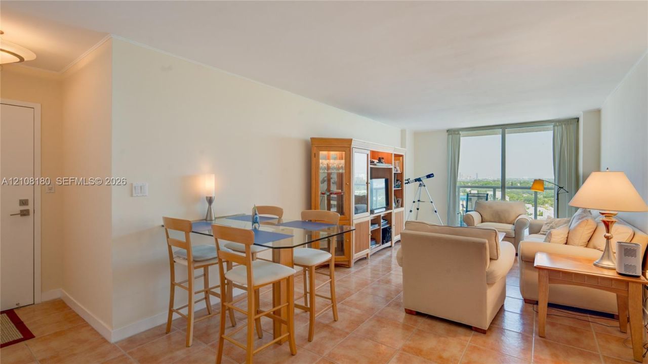 2457 Collins Ave , Unit 1501, Miami Beach, FL 33140 Photo
