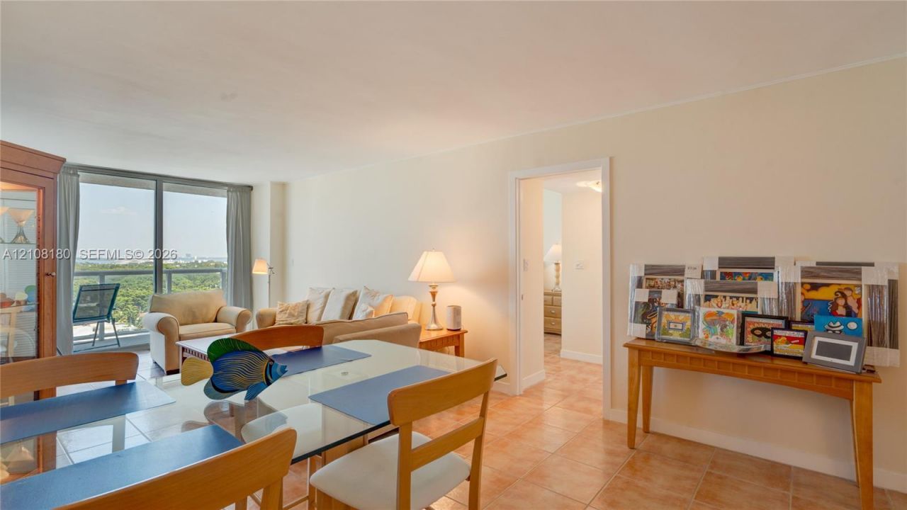 2457 Collins Ave , Unit 1501, Miami Beach, FL 33140 Photo