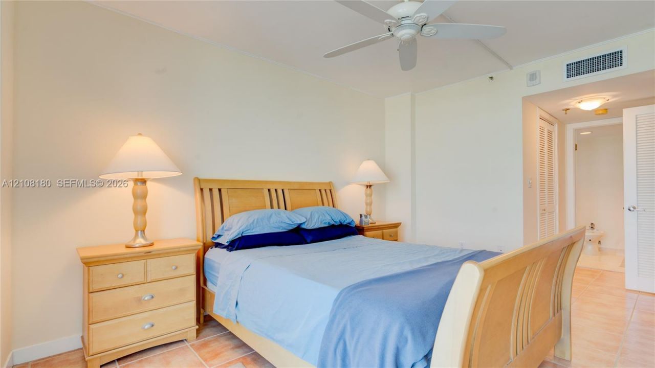 2457 Collins Ave , Unit 1501, Miami Beach, FL 33140 Photo